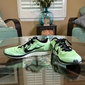 EUC MENS Nike Air Zoom Streak 7  Vintage Green Black Size 8